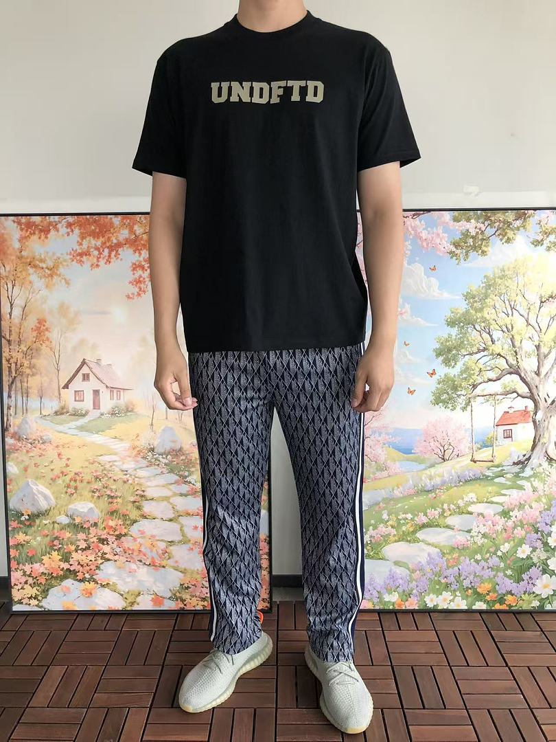 On Running ~ 85 UNDEFEATED T-SHIRT 55070687 (Im 185CM 80KG Iwear Size L In The Photo) - Image 4
