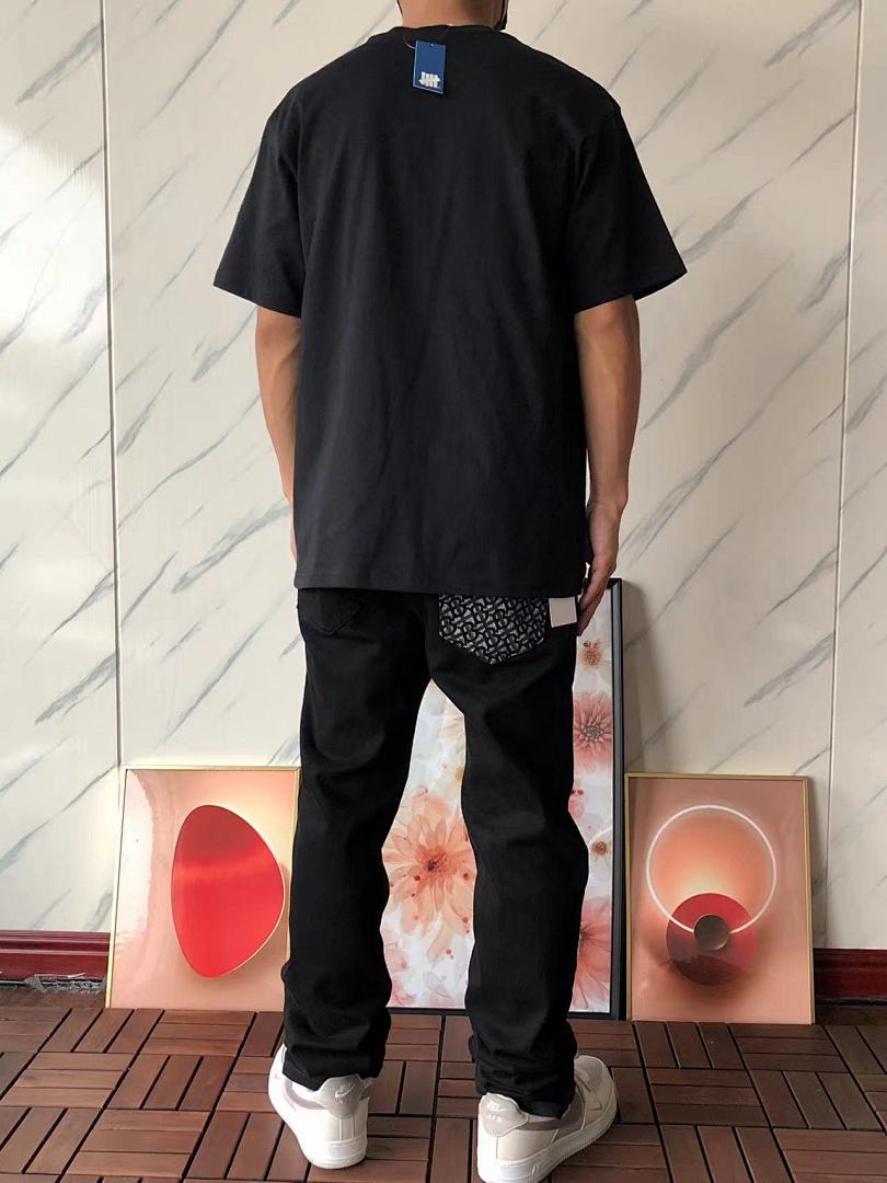 On Running ~89 UNDEFEATED T-SHIRT 11072473 (Im 170CM 60KG Iwear Size L In The Photo) - Image 4