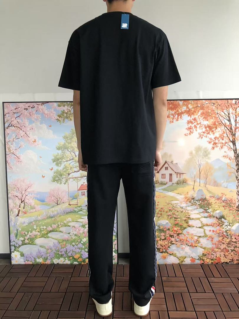 On Running ~85 UNDEFEATED T-SHIRT 55063064 (Im 180CM 68KG Iwear Size L In The Photo) - Image 4
