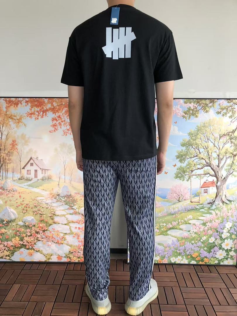 On Running ~85 UNDEFEATED T-SHIRT 55070677 (Im 185CM 80KG Iwear Size L In The Photo) - Image 4