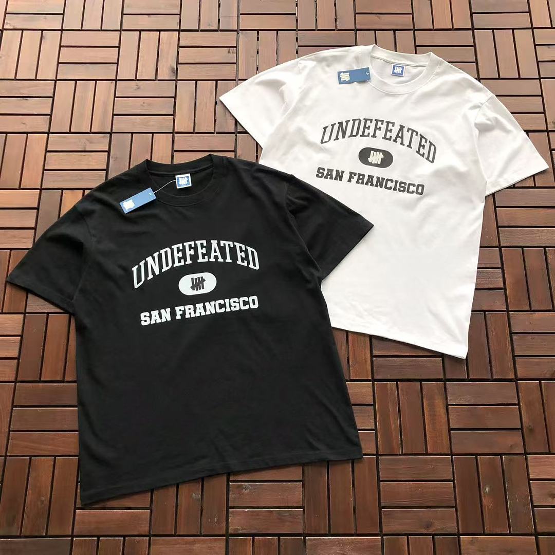 On Running ~85 UNDEFEATED T-SHIRT 55063081 (Im 180CM 68KG Iwear Size L In The Photo)