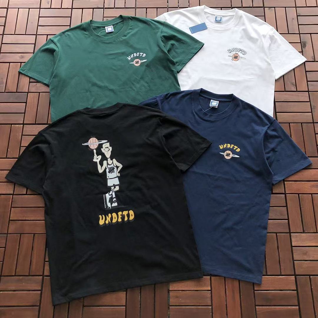 On Running ~ 85 UNDEFEATED T-SHIRT 55071009 (Im 185CM 70KG Iwear Size L In The Photo)