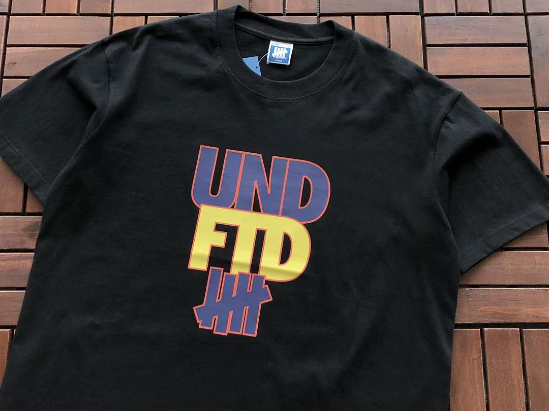 On Running ~ 85 UNDEFEATED T-SHIRT 55071013 (Im 185CM 70KG Iwear Size L In The Photo) - Image 9