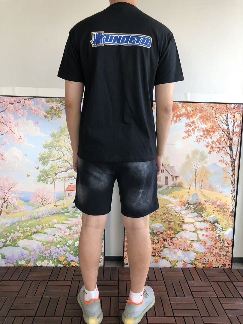 On Running ~85 UNDEFEATED T-SHIRT 55052511 (Im 185CM 80KG Iwear Size L In The Photo) - Image 4