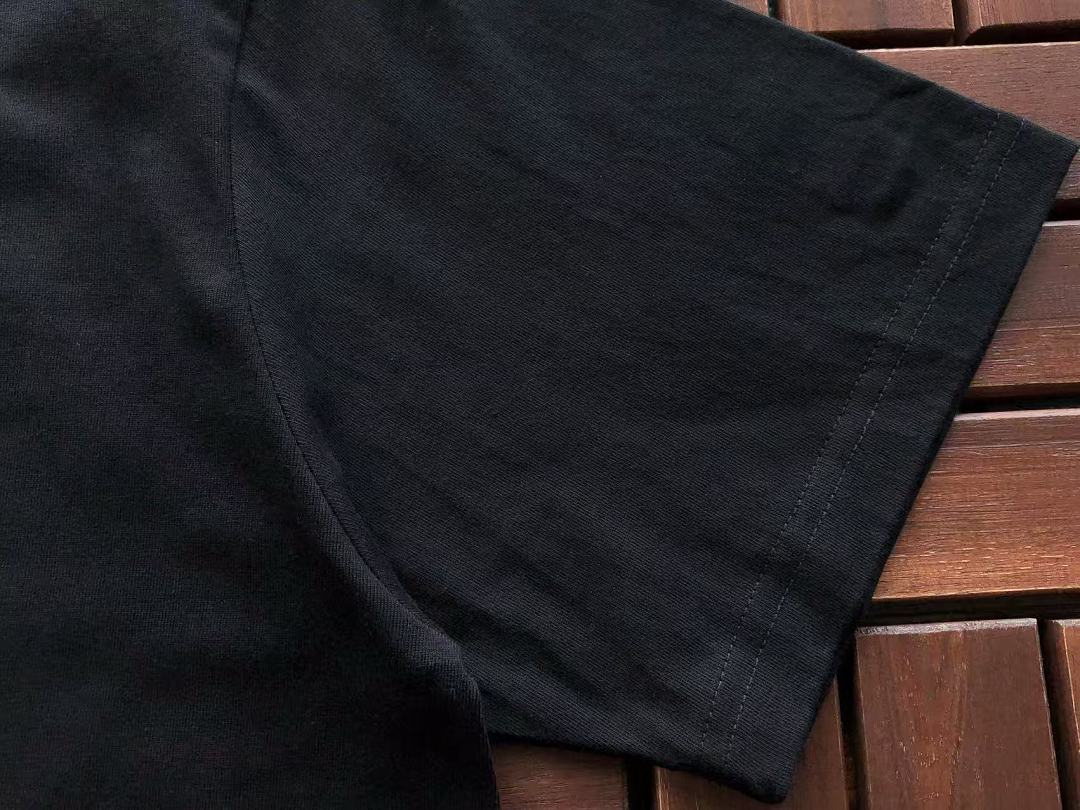 On Running ~ 85 UNDEFEATED T-SHIRT 55072825 (Im 185CM 70KG Iwear Size L In The Photo) - Image 13