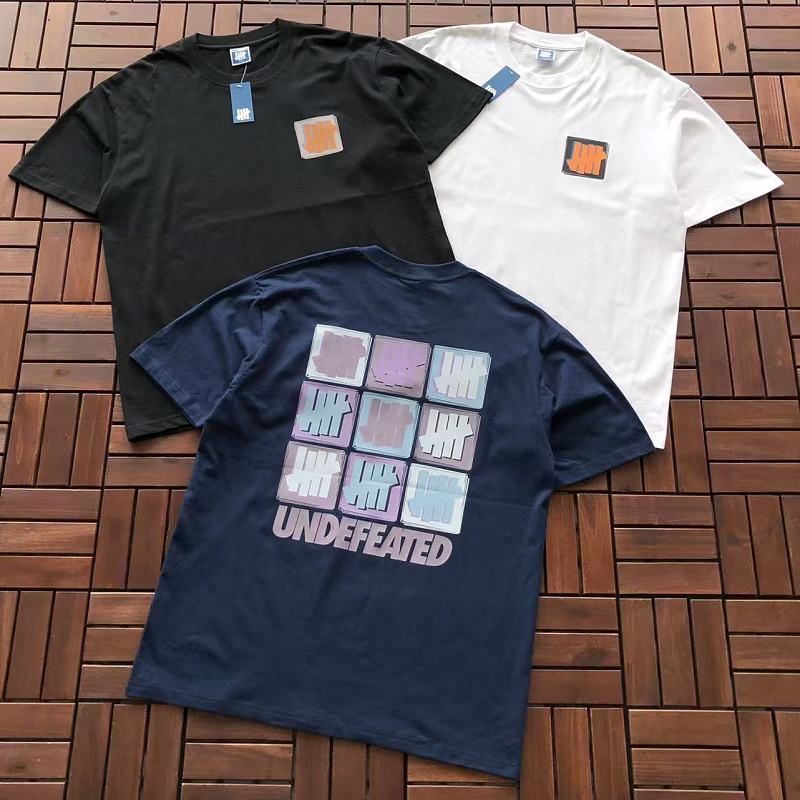 On Running ~85 UNDEFEATED T-SHIRT 55071614 (Im 185CM 70KG Iwear Size L In The Photo)