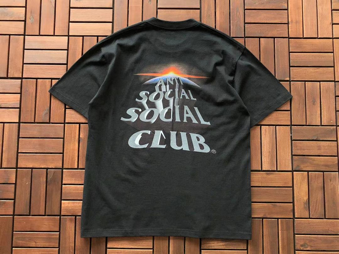 On Running ~89 ANTI SOCIAL CLUB T-SHIRT - Image 4