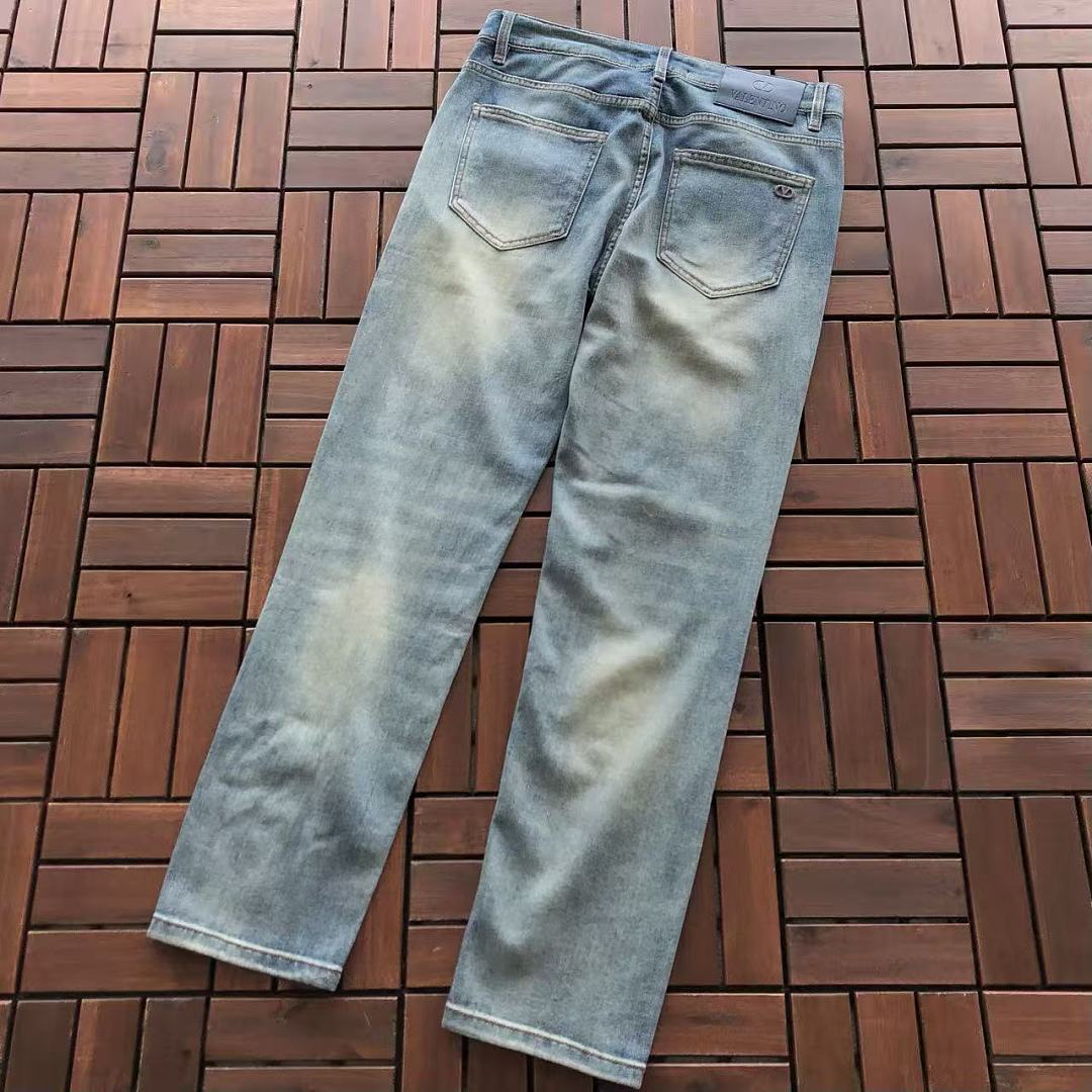 Other 215 VALENTINO, photo 1