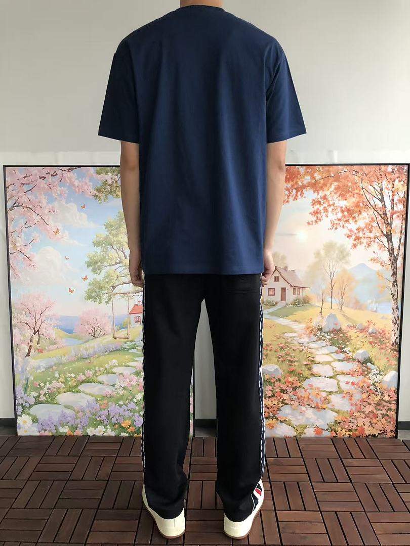 On Running ~85 UNDEFEATED T-SHIRT 55063070 (Im 180CM 68KG Iwear Size L In The Photo) - Image 4