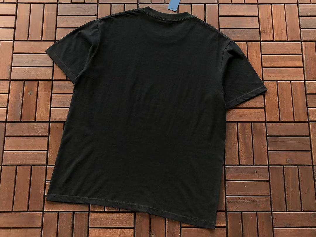 On Running ~85 UNDEFEATED T-SHIRT 55070621 (Im 185CM 80KG Iwear Size L In The Photo) - Image 17