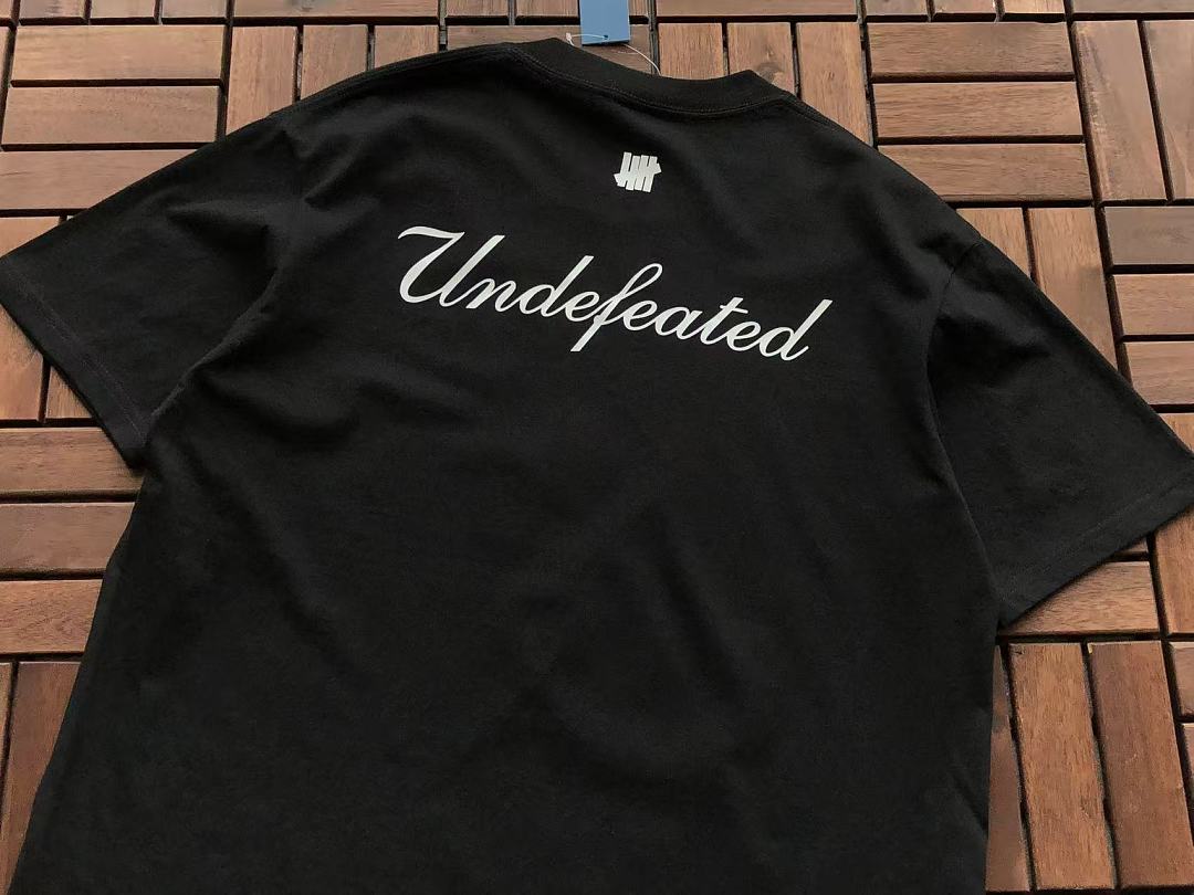On Running ~ 85 UNDEFEATED T-SHIRT 55041746 (Im 185CM 80KG Iwear Size L In The Photo) - Image 17
