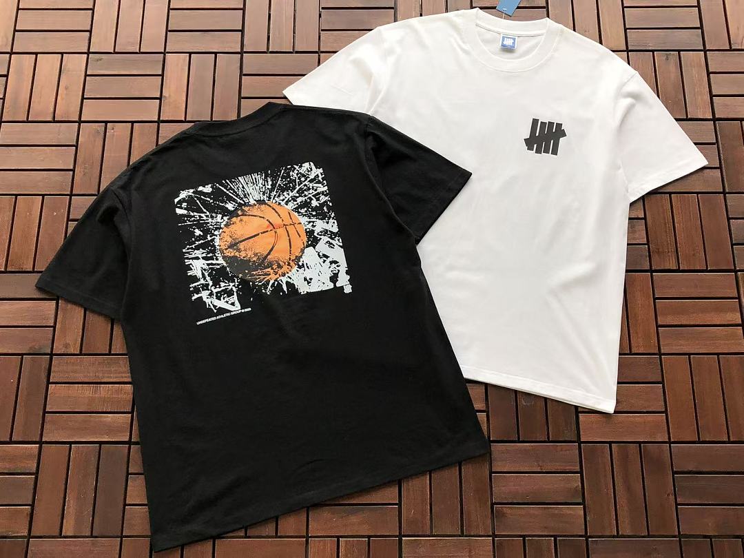 On Running ~85 UNDEFEATED T-SHIRT 55070661 (Im 185CM 80KG Iwear Size L In The Photo) - Image 5