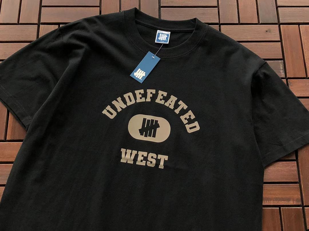 On Running ~85 UNDEFEATED T-SHIRT 55063050 (Im 180CM 68KG Iwear Size L In The Photo) - Image 18