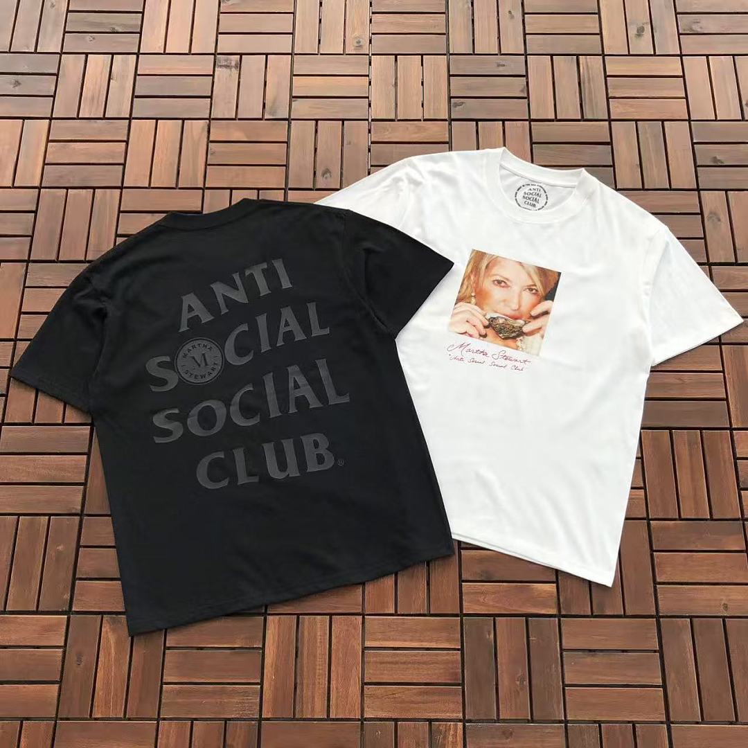 On Running ~85 ANTI SOCIAL CLUB T-SHIRT 55041602 (Im 185CM 70KG Iwear Size M In The Photo)