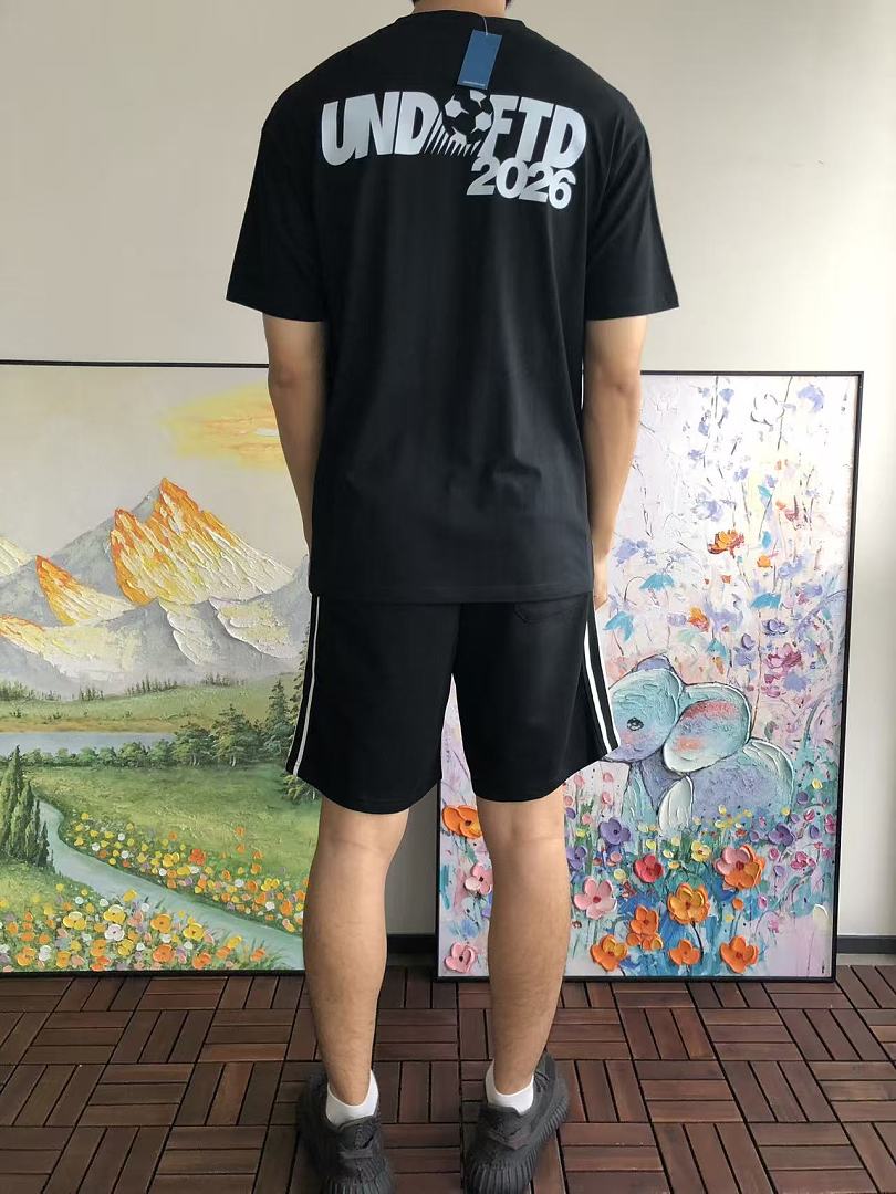 On Running ~ 85 UNDEFEATED T-SHIRT 55072818 (Im 185CM 70KG Iwear Size L In The Photo) - Image 4