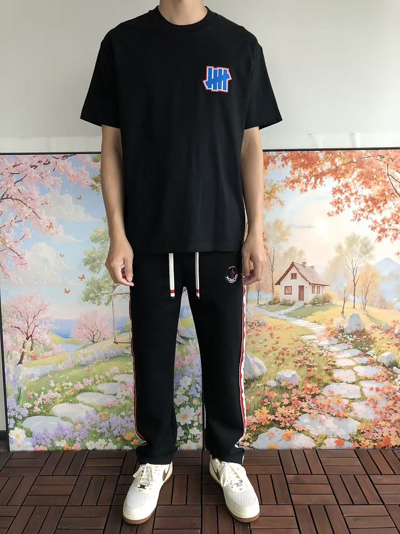 On Running ~ 85 UNDEFEATED T-SHIRT 11123022 (Im 180CM 68KG Iwear Size L In The Photo) - Image 3