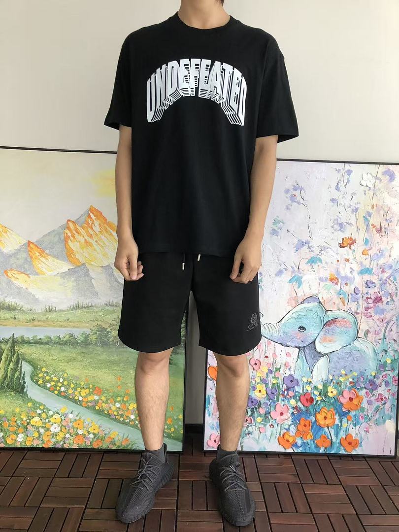 On Running ~85 UNDEFEATED T-SHIRT 55071054 (Im 185CM 70KG Iwear Size L In The Photo) - Image 3