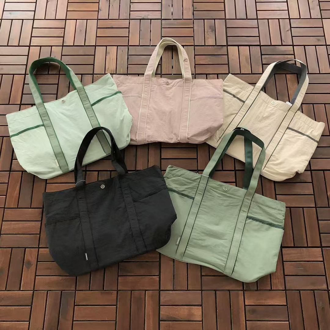~179 L🔥🔥UL🔥M🔥N BAG 66062229 (Long 49CM* Wide 33CM* High 15CM), photo 1