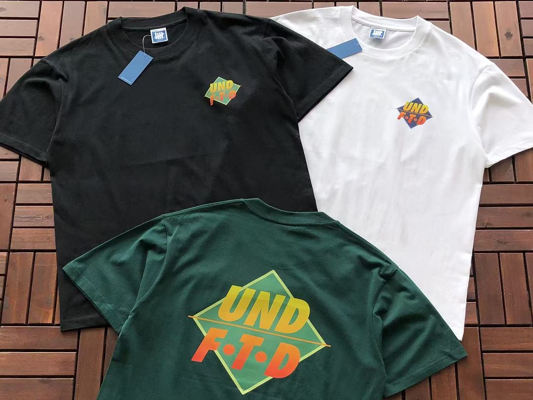 On Running ~85 UNDEFEATED T-SHIRT 55071606 (Im 185CM 70KG Iwear Size M In The Photo) - Image 6