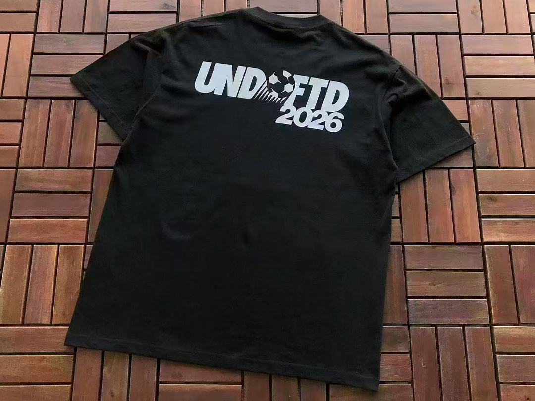 On Running ~ 85 UNDEFEATED T-SHIRT 55072827 (Im 185CM 70KG Iwear Size L In The Photo) - Image 9