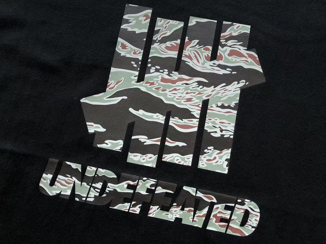 On Running ~ 85 UNDEFEATED T-SHIRT 55071029 (Im 185CM 70KG Iwear Size L In The Photo) - Image 14