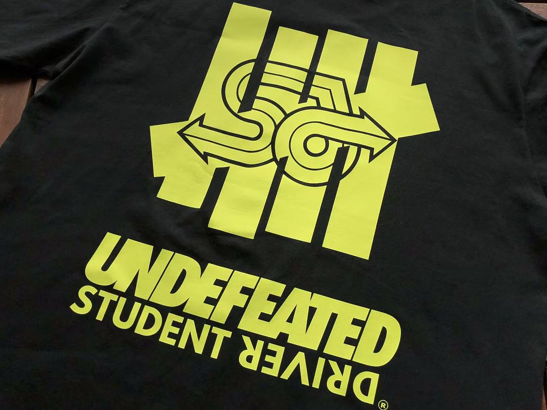 On Running ~ 85 UNDEFEATED T-SHIRT 55041743 (Im 185CM 80KG Iwear Size L In The Photo) - Image 17