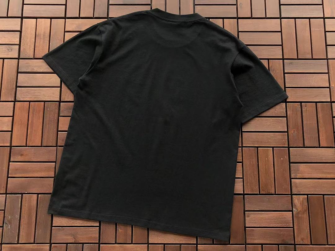 On Running ~ 85 UNDEFEATED T-SHIRT 55063065 (Im 180CM 68KG Iwear Size L In The Photo) - Image 18