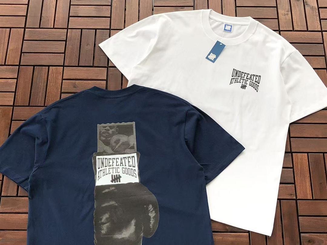 On Running ~85 UNDEFEATED T-SHIRT 55070180 (Im 180CM 68KG Iwear Size L In The Photo) - Image 6