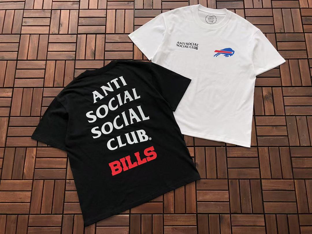 On Running ~85 ANTI SOCIAL CLUB T-SHIRT - Image 4
