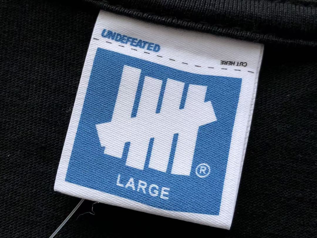 On Running ~85 UNDEFEATED T-SHIRT 55071018 (Im 185CM 70KG Iwear Size L In The Photo) - Image 20