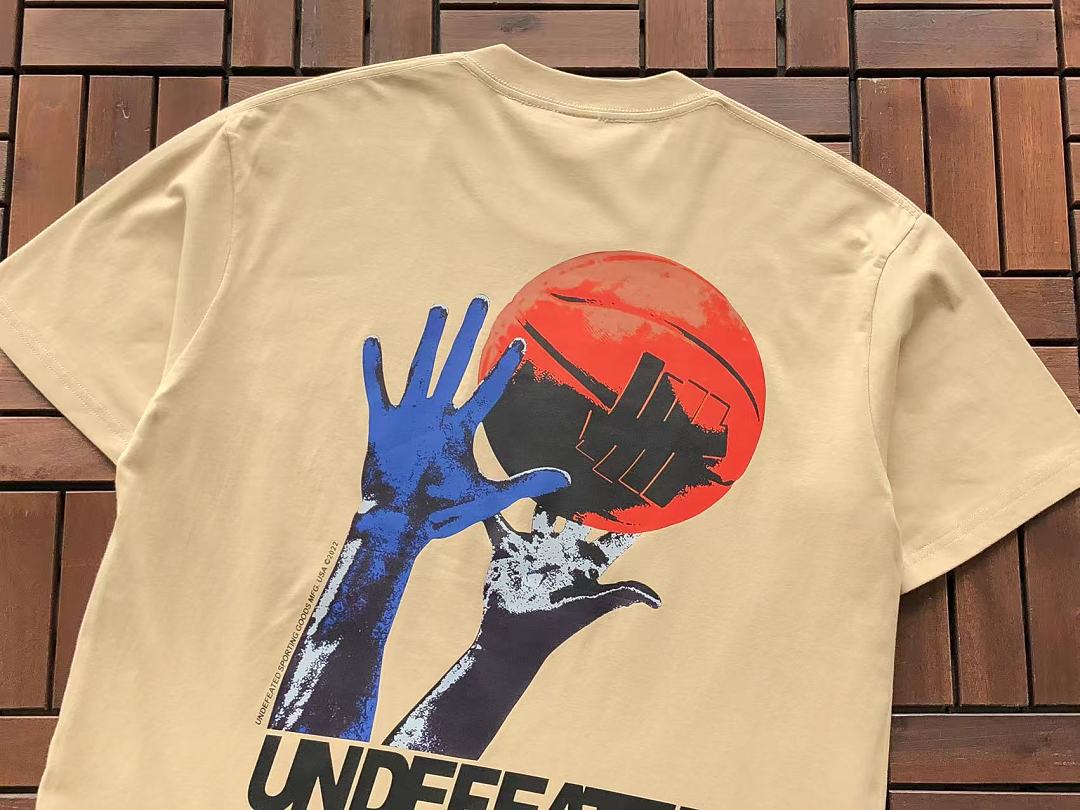 On Running ~85 UNDEFEATED T-SHIRT 55070627 (Im 185CM 80KG Iwear Size L In The Photo) - Image 11