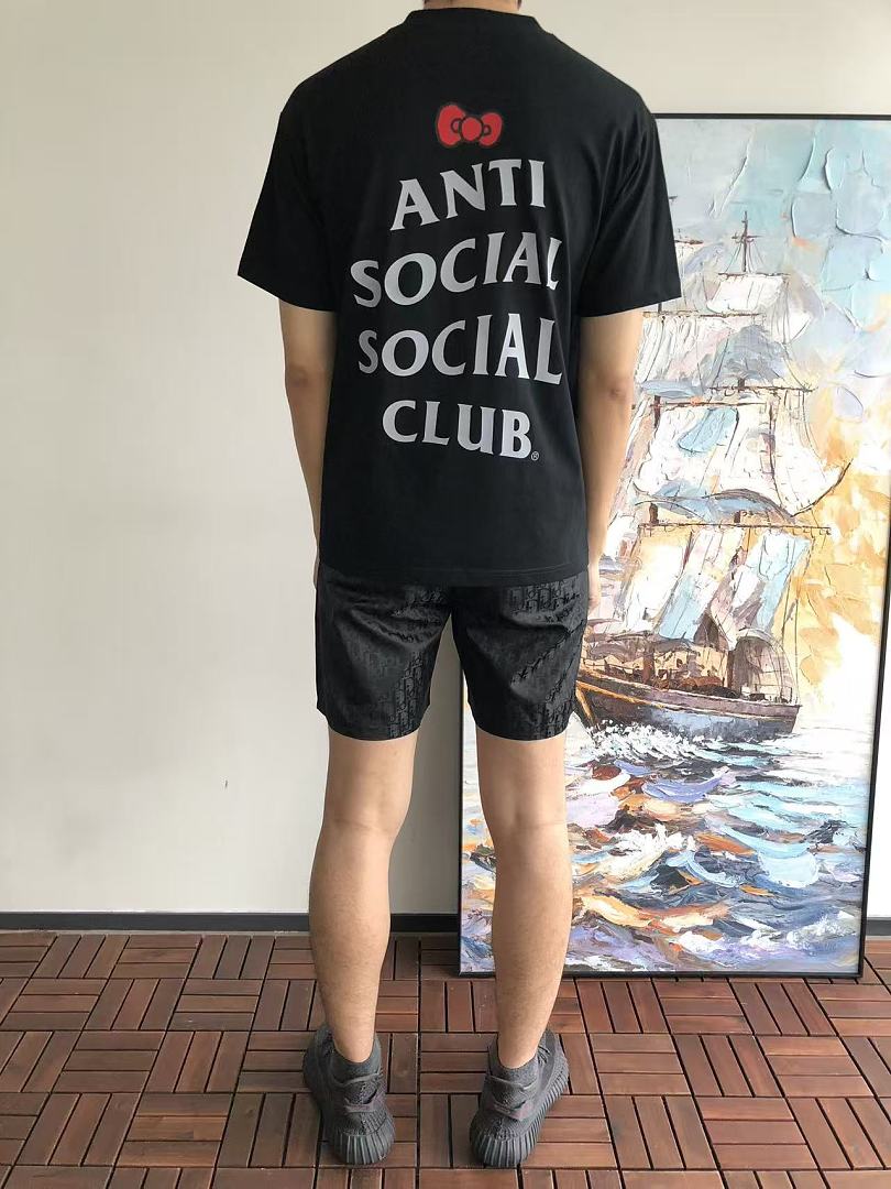 On Running ~85 ANTI SOCIAL CLUB & SANRIO T-SHIRT 55051894 (Im 185CM 70KG Iwear Size M In The Photo) - Image 4