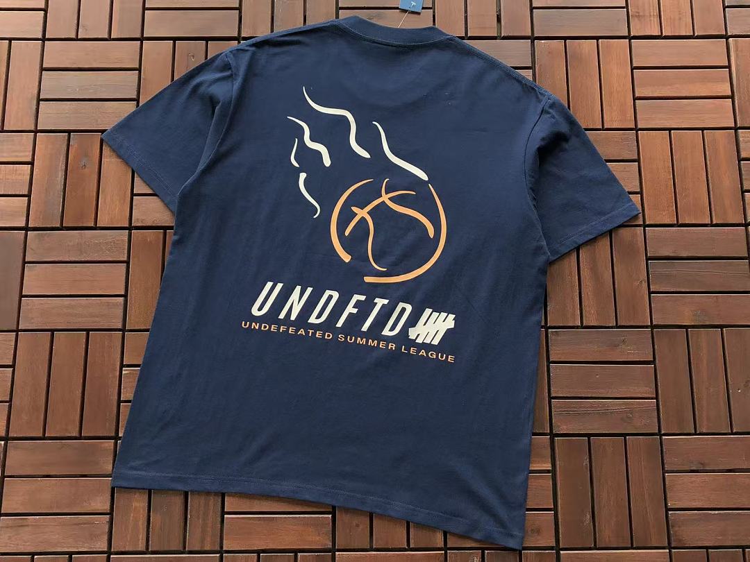 On Running ~ 85 UNDEFEATED T-SHIRT 55070689 (Im 185CM 80KG Iwear Size L In The Photo) - Image 14