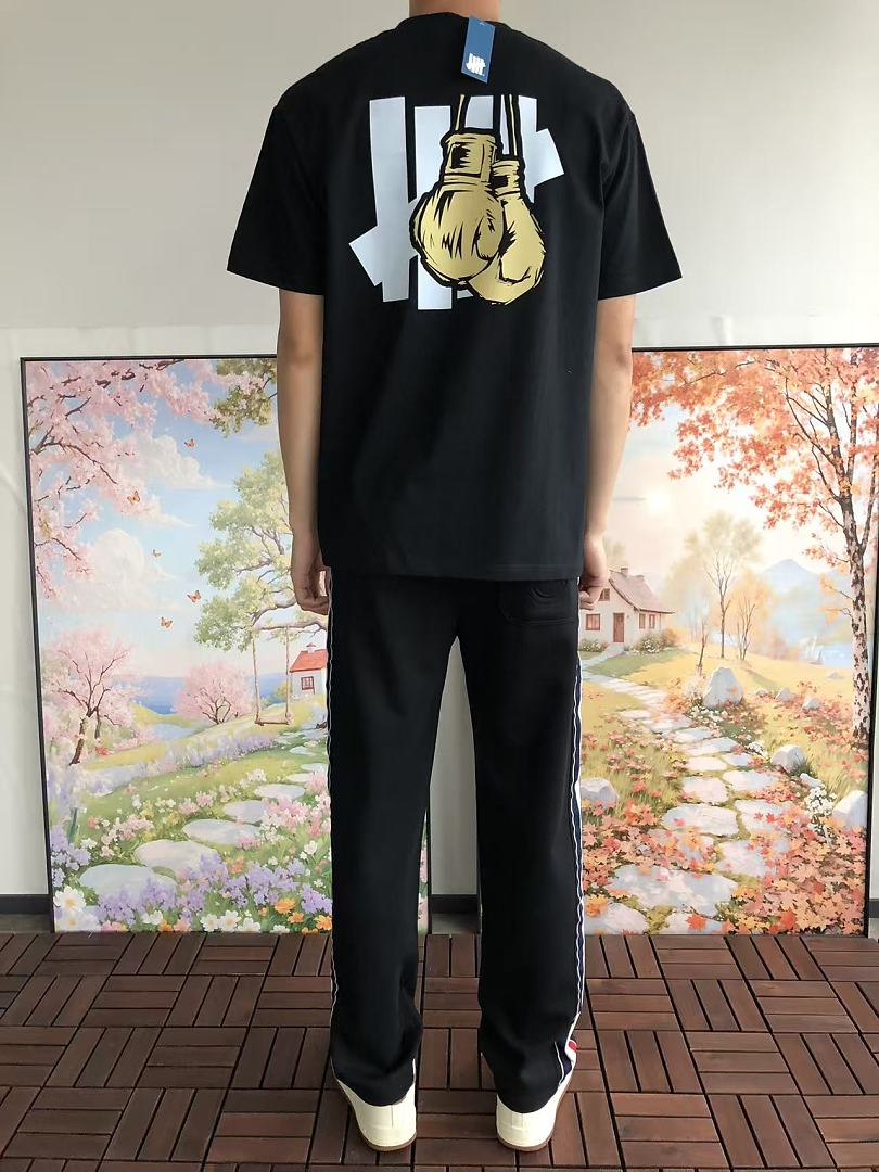 On Running ~ 85 UNDEFEATED T-SHIRT 11123009 (Im 180CM 68KG Iwear Size L In The Photo) - Image 5