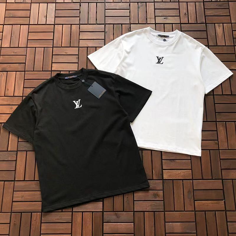 ~109 L🔥T-SHIRT 77012901 (Im 176CM 58KG Iwear Size M In The Photo), photo 1