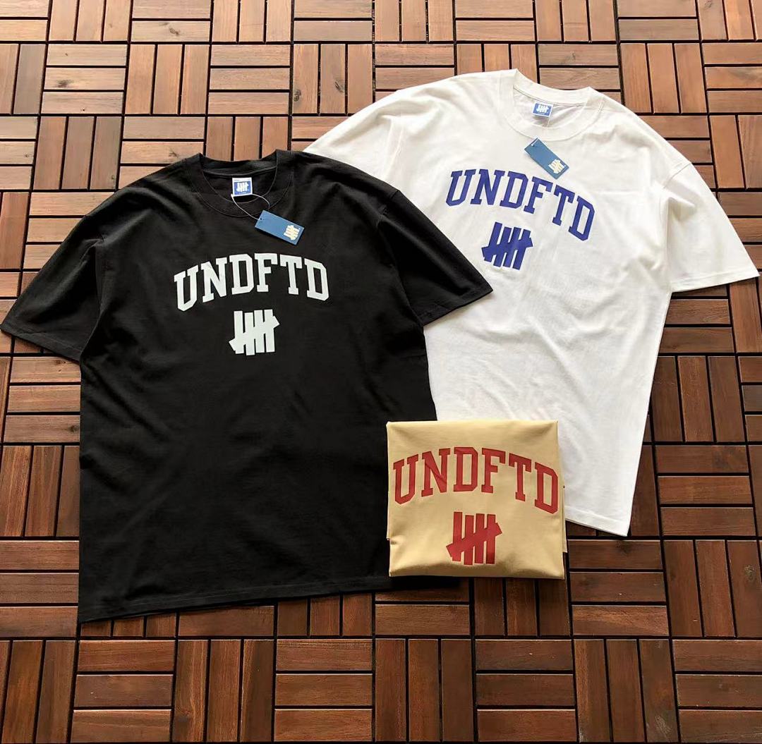 On Running ~89 UNDEFEATED T-SHIRT