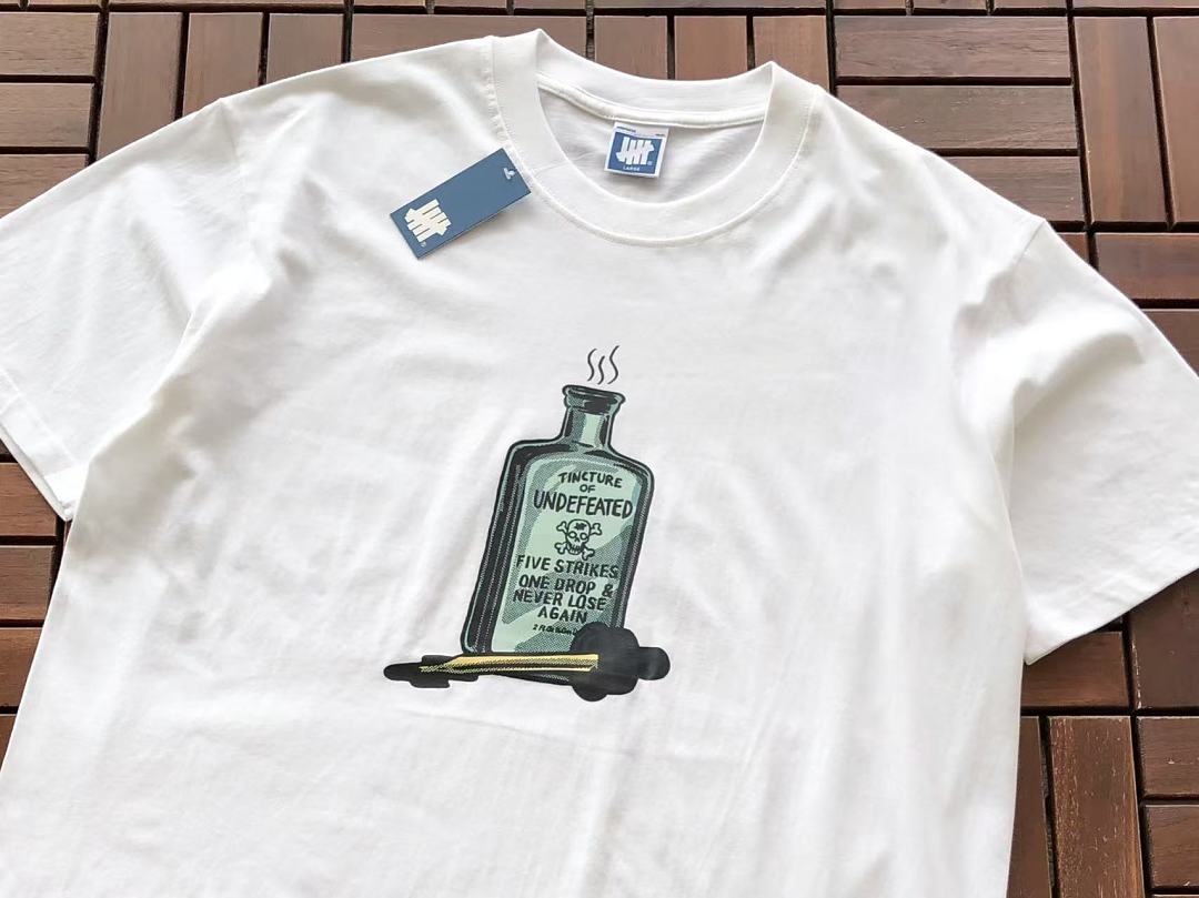 On Running ~85 UNDEFEATED T-SHIRT 55071056 (Im 185CM 70KG Iwear Size L In The Photo) - Image 8