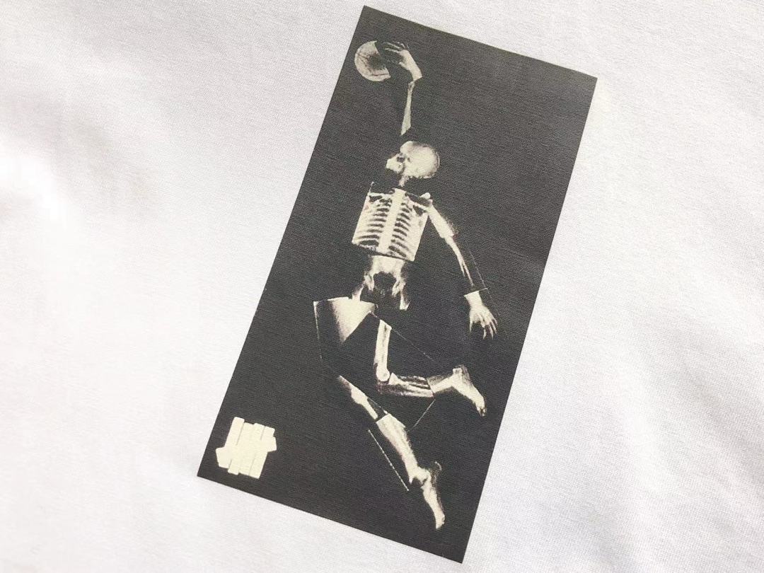 On Running ~89 UNDEFEATED T-SHIRT - Image 17