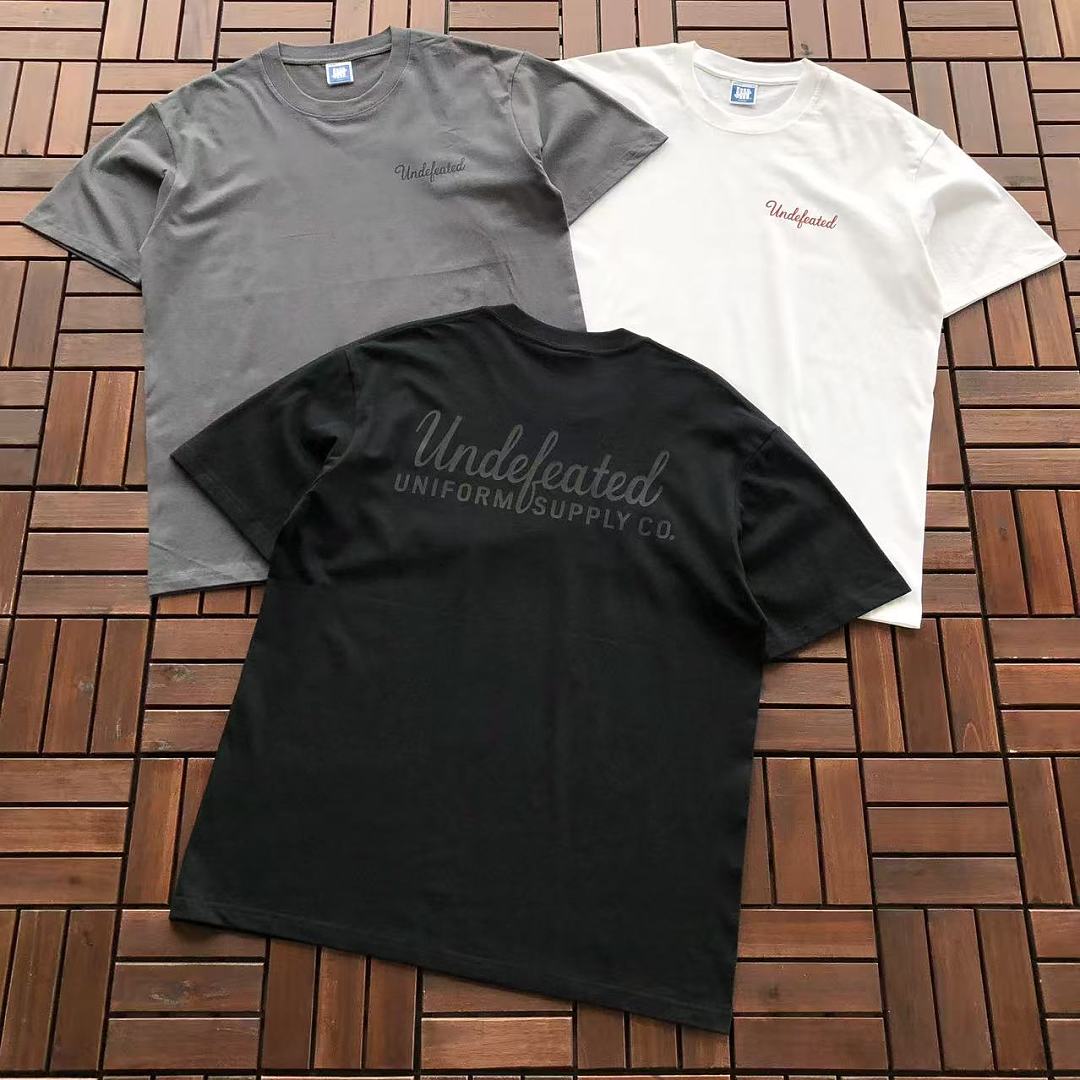 On Running ~85 UNDEFEATED T-SHIRT 55070636 (Im 185CM 80KG Iwear Size L In The Photo)