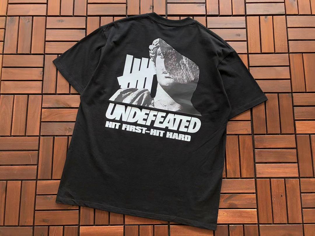 On Running ~89 UNDEFEATED T-SHIRT - Image 6