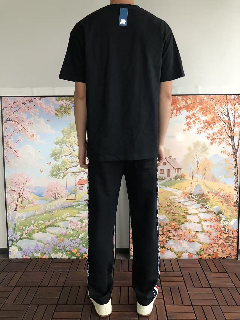 On Running ~85 UNDEFEATED T-SHIRT 55063090 (Im 180CM 68KG Iwear Size L In The Photo) - Image 4
