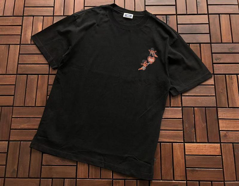 ~95 K🔥T🔥T-SHIRT 33121106 (Im 180CM 68KG Iwear Size M In The Photo), photo 1