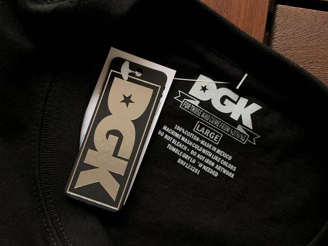 On Running ~95 DGK T-SHIRT - Image 27