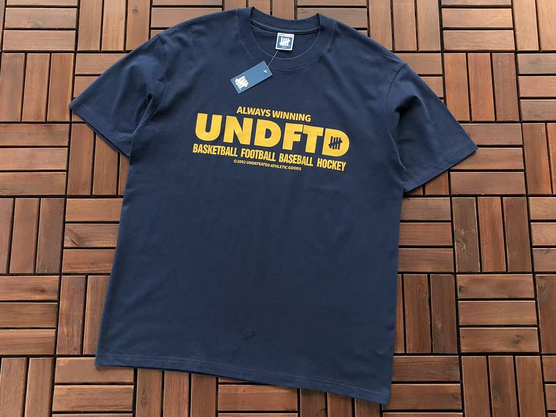 On Running ~85 UNDEFEATED T-SHIRT 55063061 (Im 180CM 68KG Iwear Size L In The Photo) - Image 9