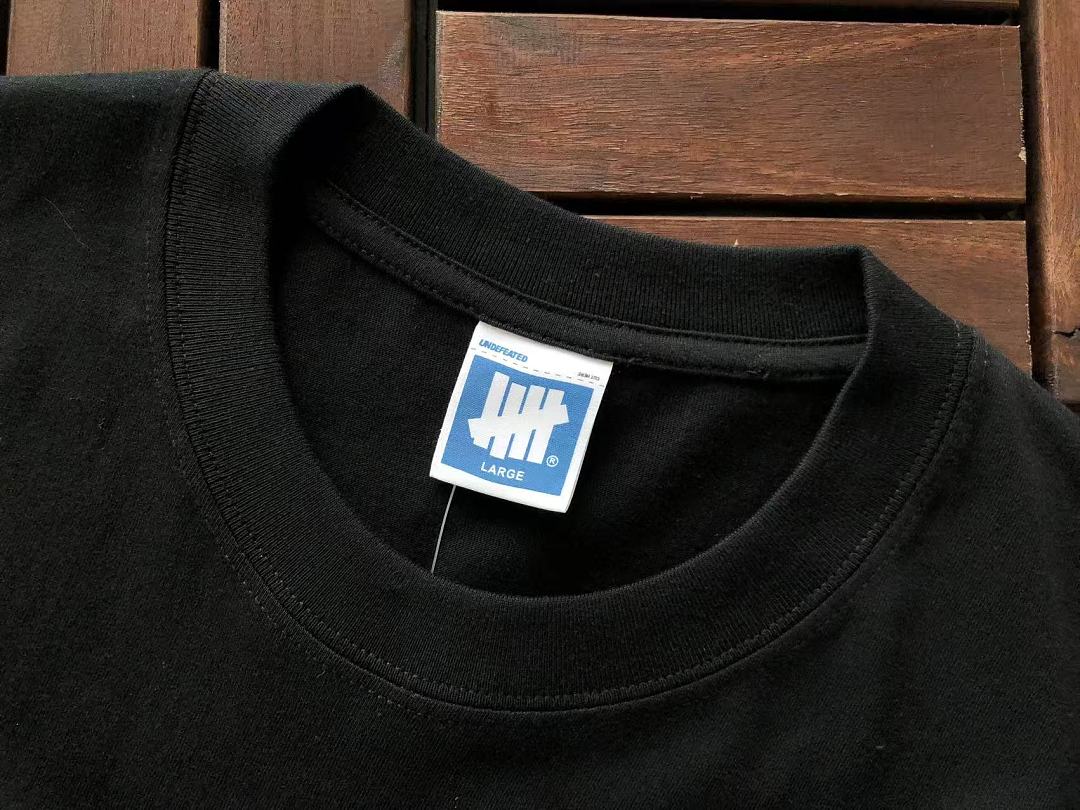 On Running ~85 UNDEFEATED T-SHIRT 55070657 (Im 185CM 80KG Iwear Size L In The Photo) - Image 17
