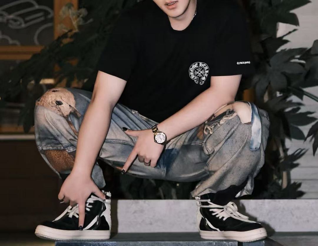 On Running ~109 CH🔥OM🔥 HE🔥RTS T-SHIRT 55022610 (Im 185CM 80KG Iwear Size S In The Photo) - Image 3