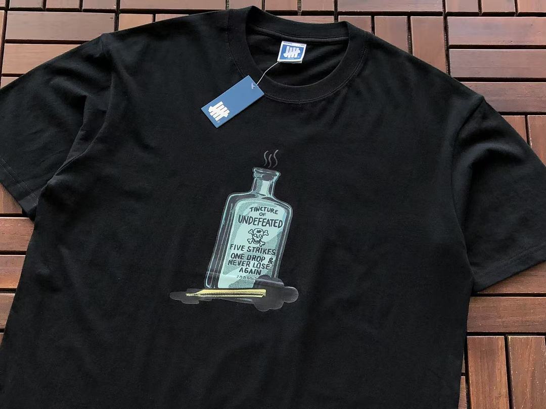On Running ~85 UNDEFEATED T-SHIRT 55071056 (Im 185CM 70KG Iwear Size L In The Photo) - Image 10