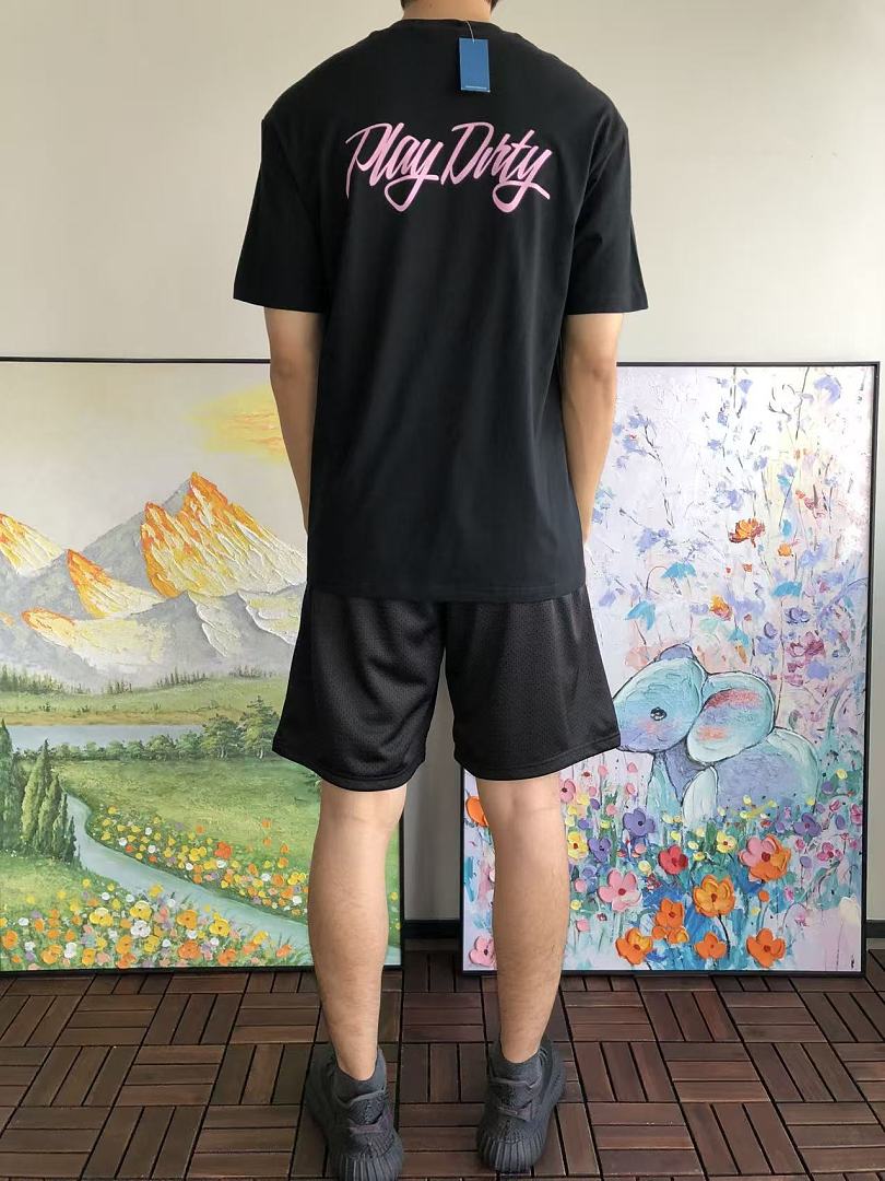 On Running ~85 UNDEFEATED T-SHIRT 55071607 (Im 185CM 70KG Iwear Size L In The Photo) - Image 4
