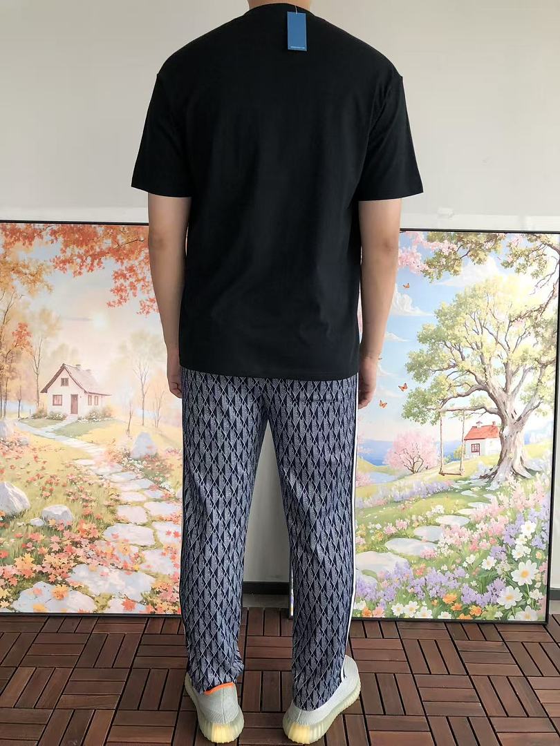 On Running ~ 85 UNDEFEATED T-SHIRT 55070685 (Im 185CM 80KG Iwear Size L In The Photo) - Image 5