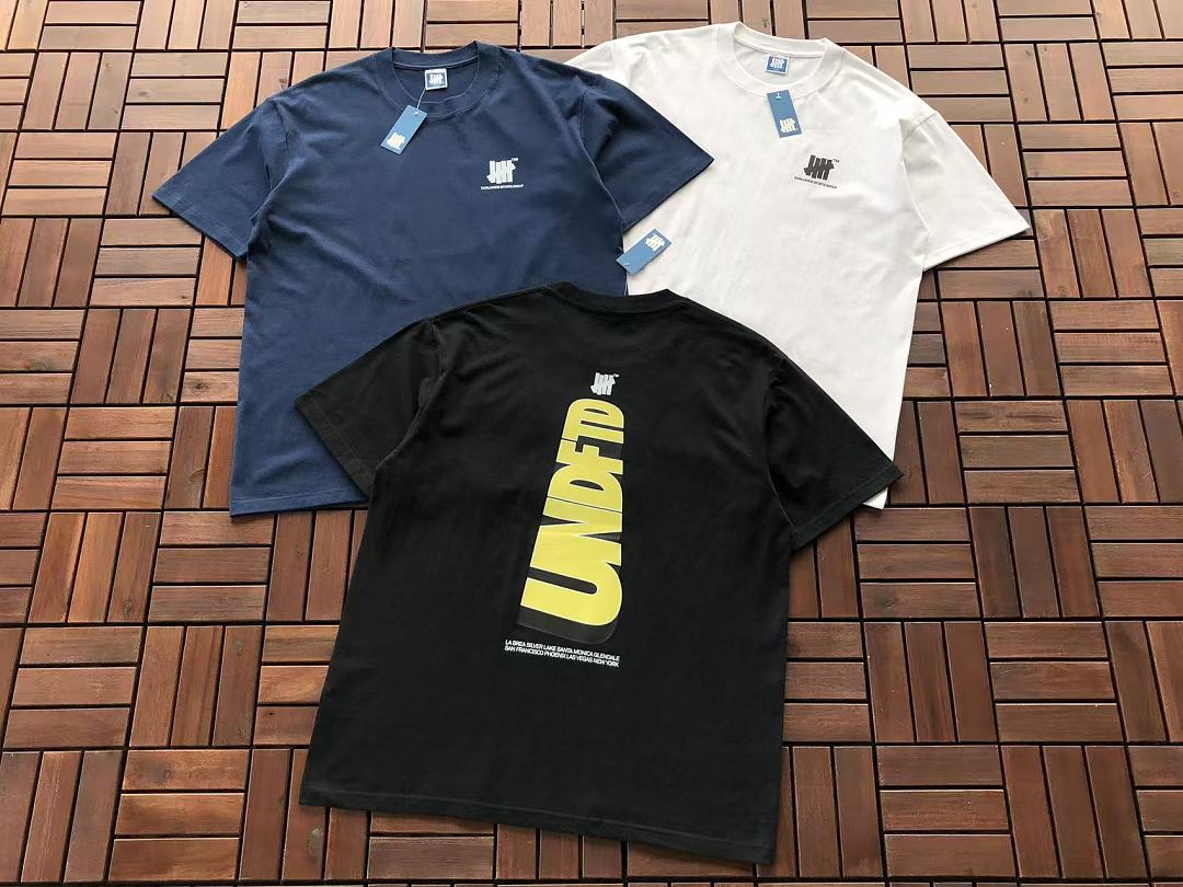 On Running ~ 85 UNDEFEATED T-SHIRT 55063075 (Im 180CM 68KG Iwear Size L In The Photo) - Image 5